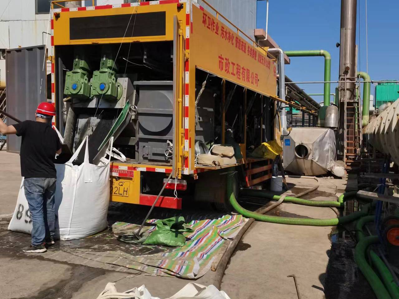 桂东淤泥压干处理